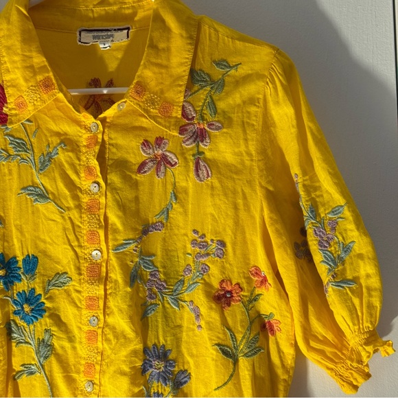 Johnny Was Evangeline Smocked Lisbon Shirt Embroidered Blouse Puff
Sleeve Size S - Picture 6 of 11